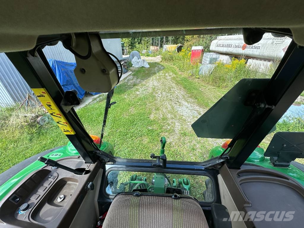 John Deere 5820 Trattori