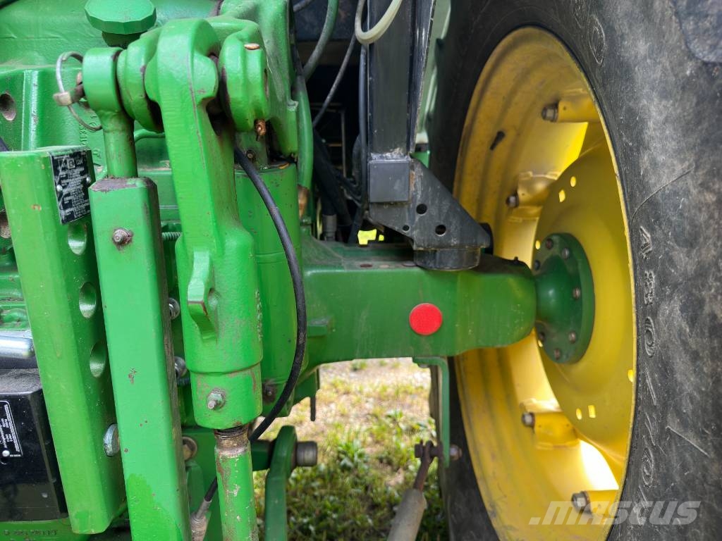 John Deere 5820 Trattori