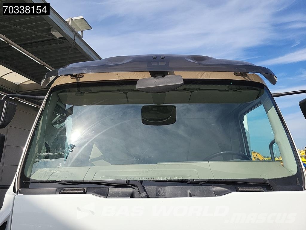 Renault Midlum 220 Midlum 4X2 12t Tailgate Manual Gearbox Furgons