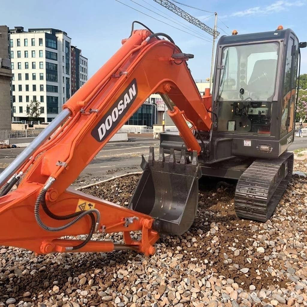 Doosan DH 60 Minigraafmachines < 7t