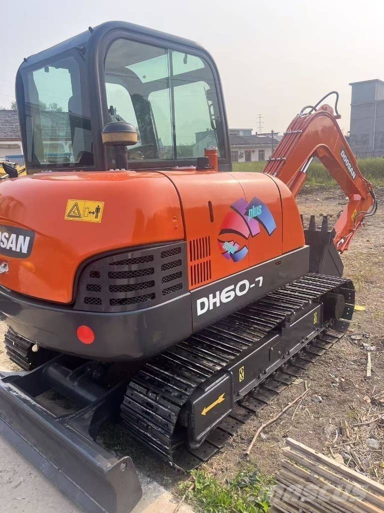 Doosan DH 60 Minigraafmachines < 7t