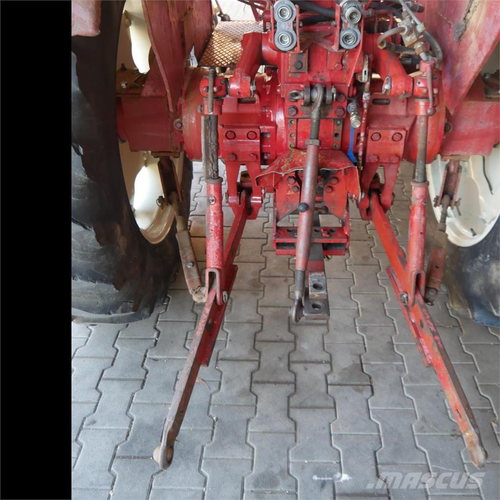 Case IH IHC 946 2wd Traktory