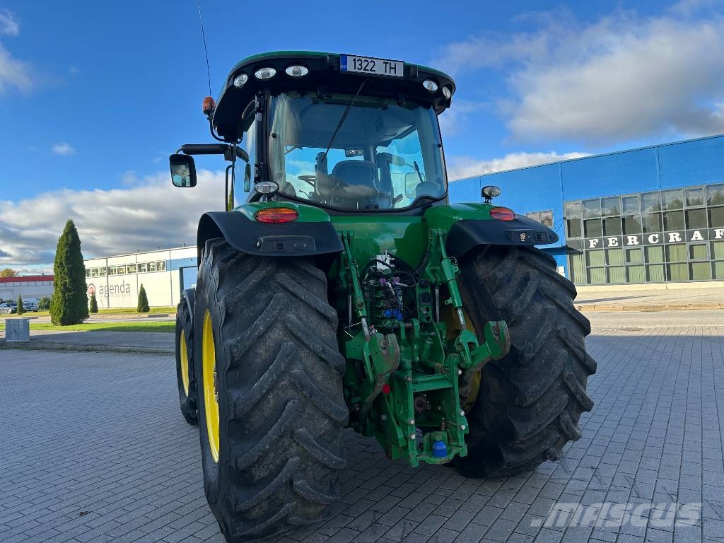 John Deere 8310 R Traktori