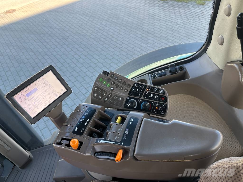 John Deere 8310 R Traktori