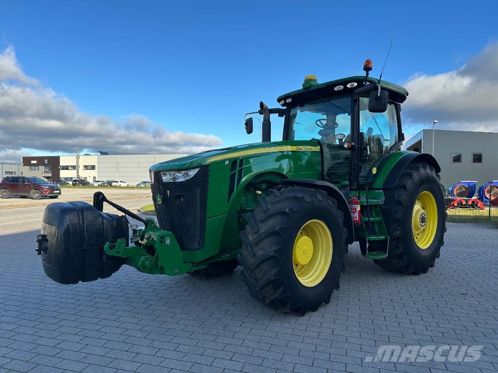 John Deere 8310 R Traktori