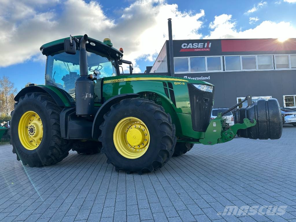 John Deere 8310 R Traktori
