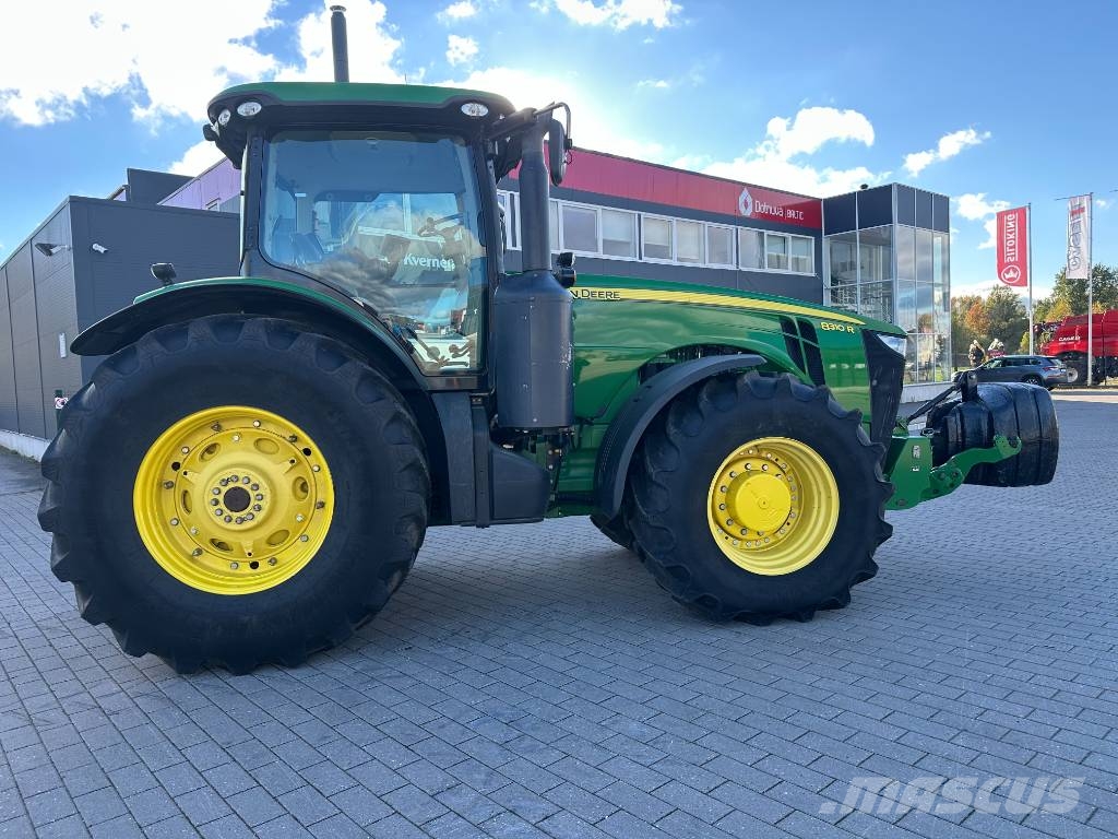 John Deere 8310 R Traktori
