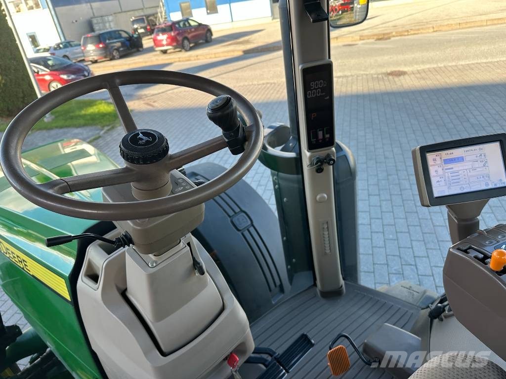 John Deere 8310 R Traktori