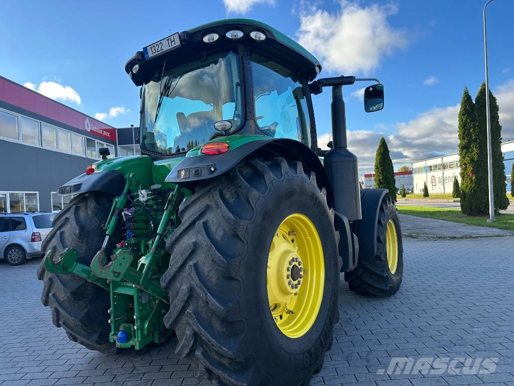 John Deere 8310 R Traktori