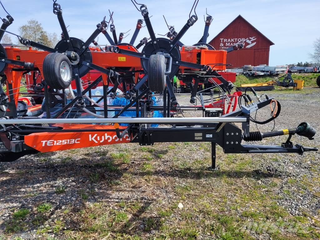 Kubota, Kverneland 12513 C, 85134 C 犁耙和摊草机