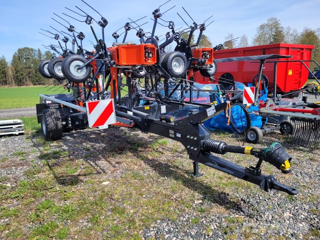 Kubota TE 12513 C Obracače a zhrabovače sena