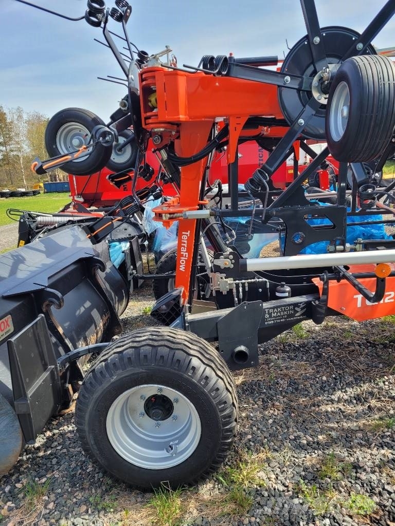 Kubota TE 12513 C Obracače a zhrabovače sena
