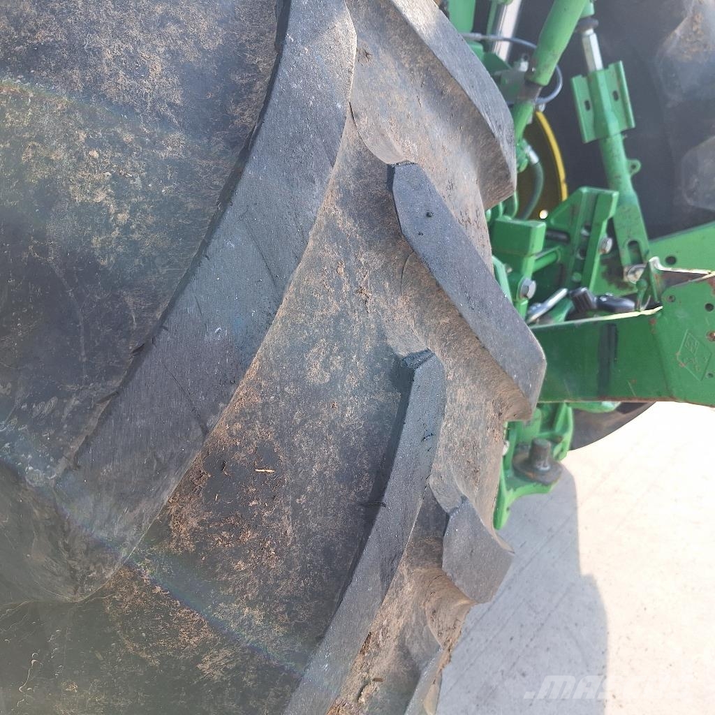 John Deere 6R 195 الجرارات