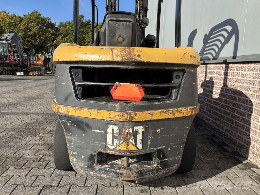 CAT 3 Chariots diesel