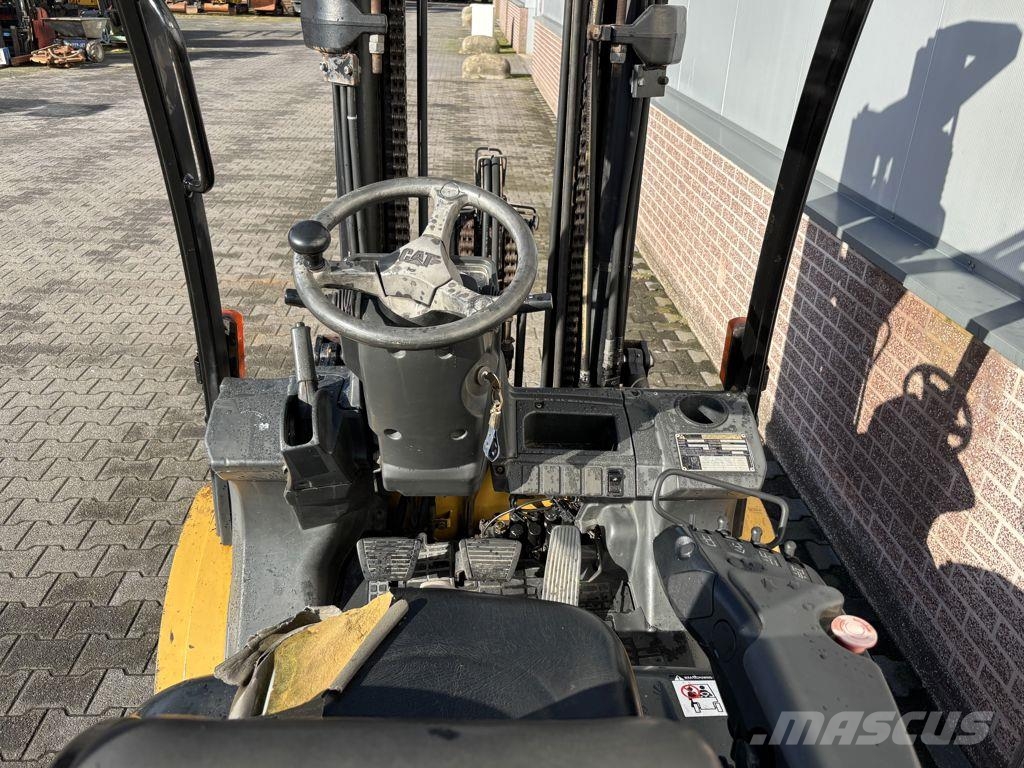 CAT 3 Chariots diesel