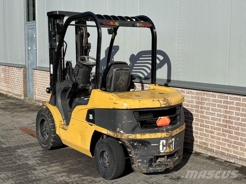 CAT 3 Chariots diesel
