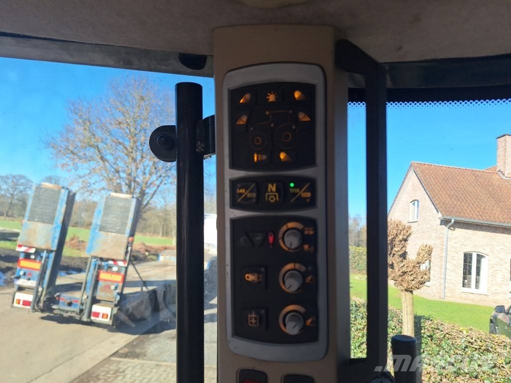 Massey Ferguson 5609 Dyna 4 トラクター