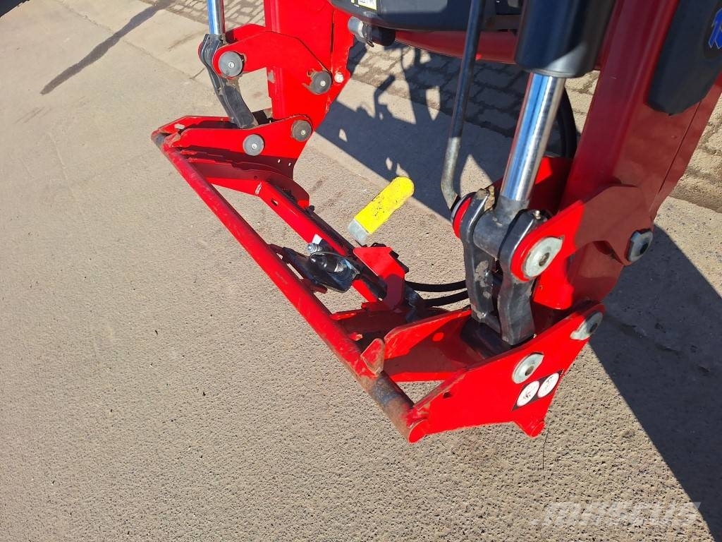 Massey Ferguson 5609 Dyna 4 トラクター