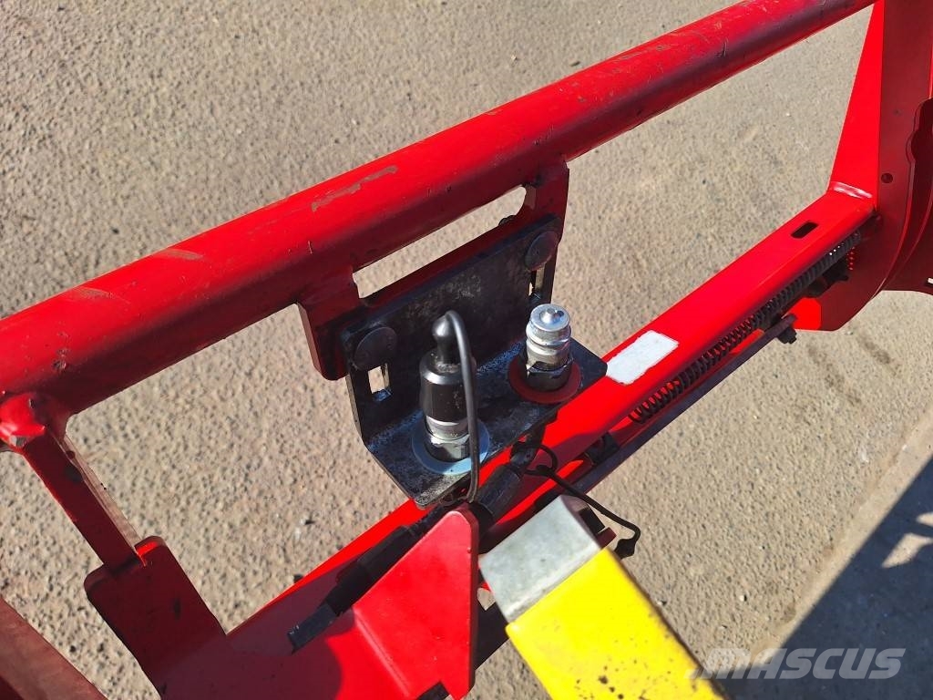 Massey Ferguson 5609 Dyna 4 トラクター