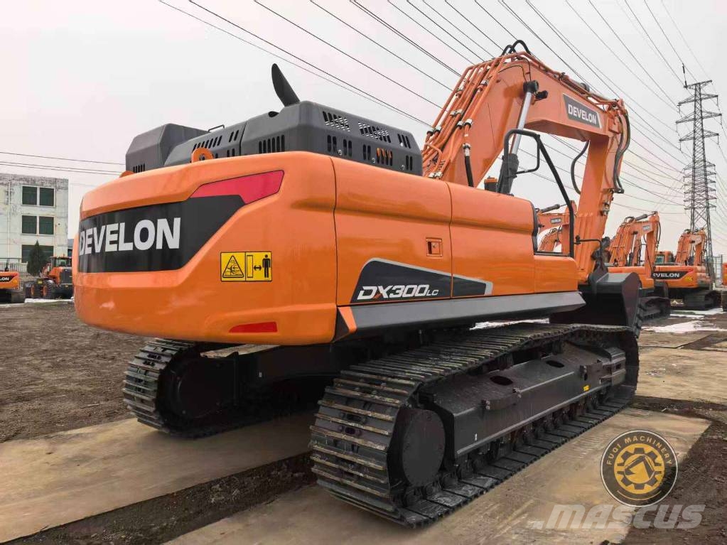 Develon DX 300 LC Raupenbagger