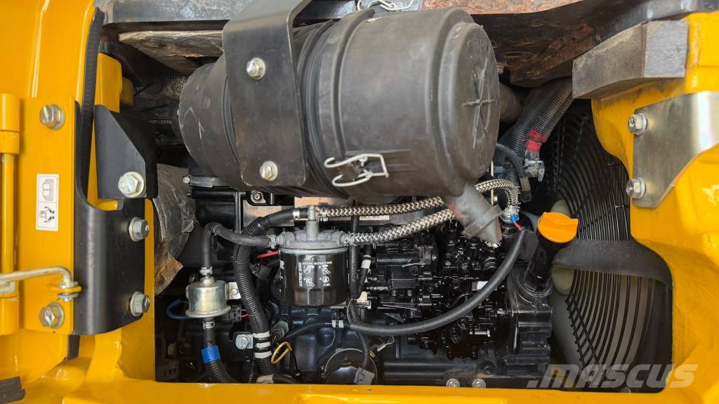 EXCAVADORA KOMATSU Escavadoras Midi 7t - 12t