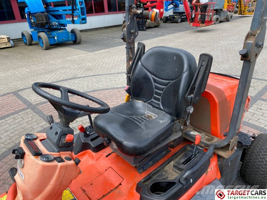 Kubota F3680 EC 4WD 3-Gang Rotary Mower Самохідні газонокосарки