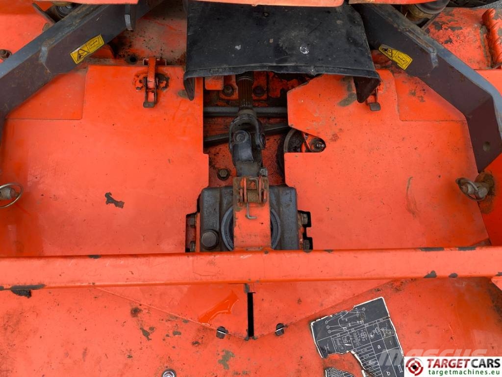 Kubota F3680 EC 4WD 3-Gang Rotary Mower Самохідні газонокосарки