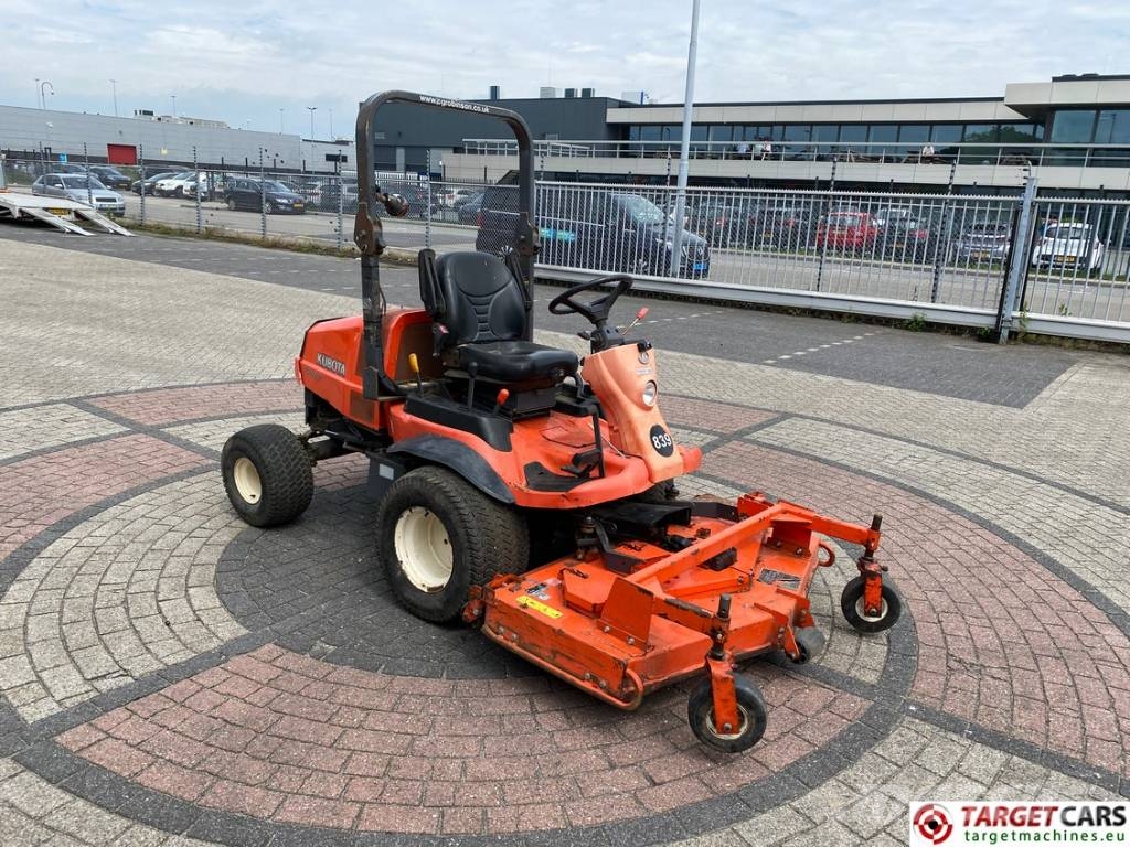 Kubota F3680 EC 4WD 3-Gang Rotary Mower Самохідні газонокосарки