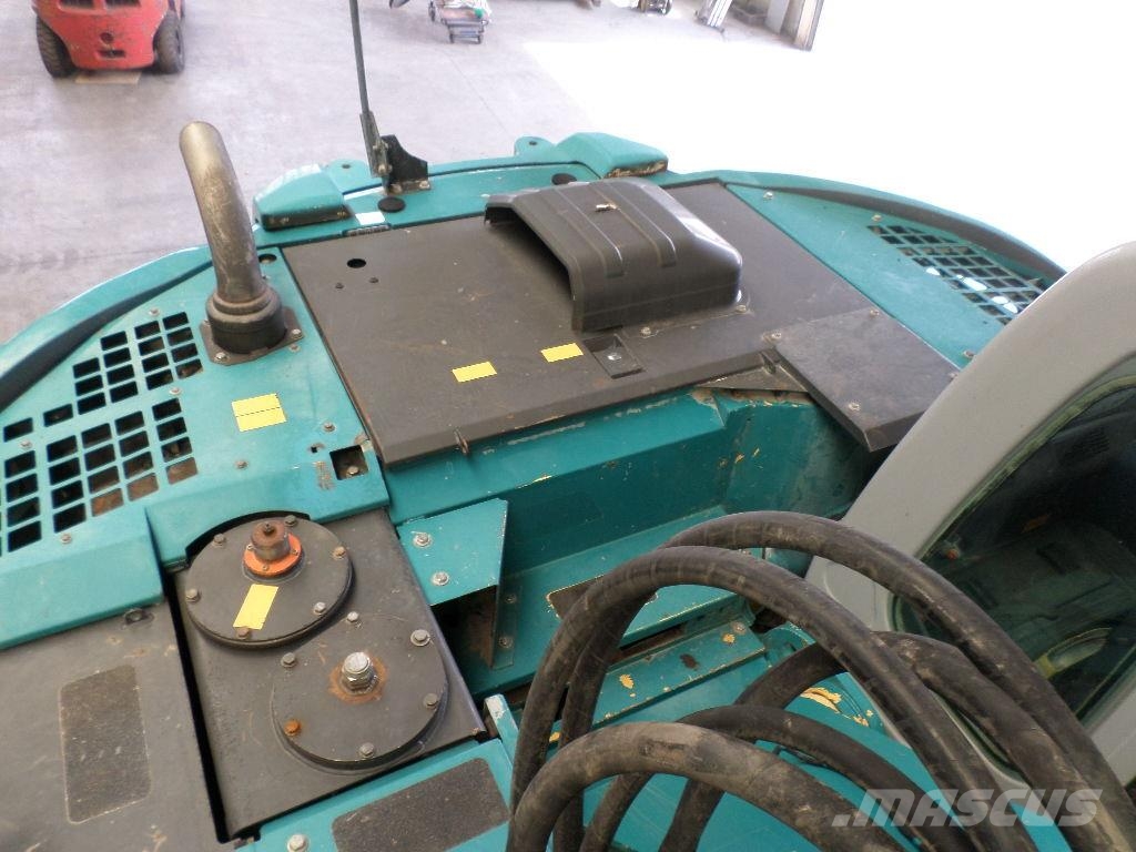 New Holland Kobelco E 235 BSR-2 Rupsgraafmachines