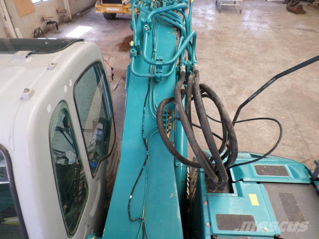 New Holland Kobelco E 235 BSR-2 Rupsgraafmachines