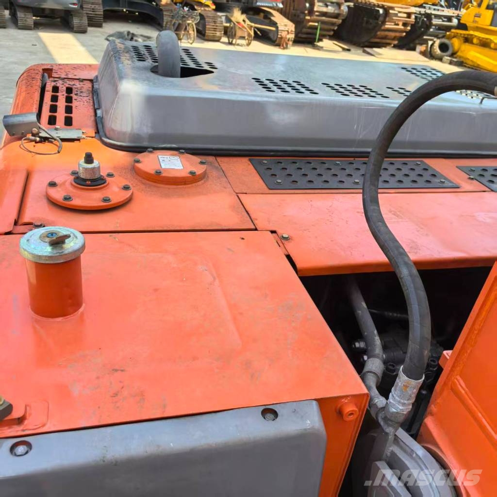 Hitachi ZX240-3G 履带挖掘机