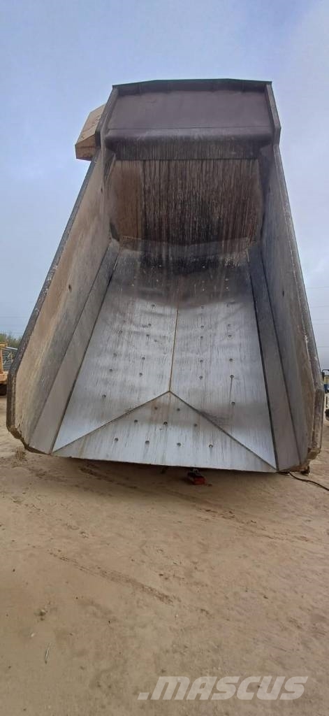 CAT 773 F Άκαμπτα Dumper με ανατρεπόμενο κάδο