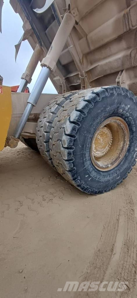 CAT 773 F Άκαμπτα Dumper με ανατρεπόμενο κάδο