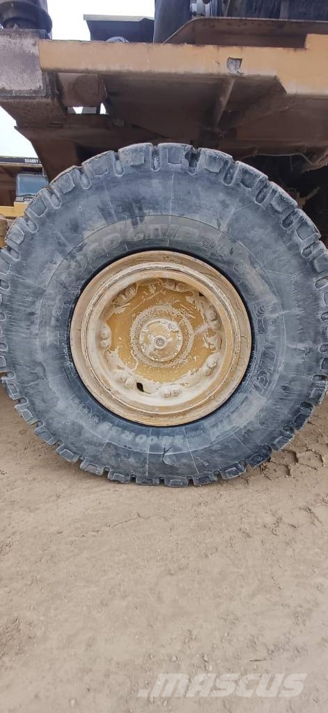 CAT 773 F Άκαμπτα Dumper με ανατρεπόμενο κάδο