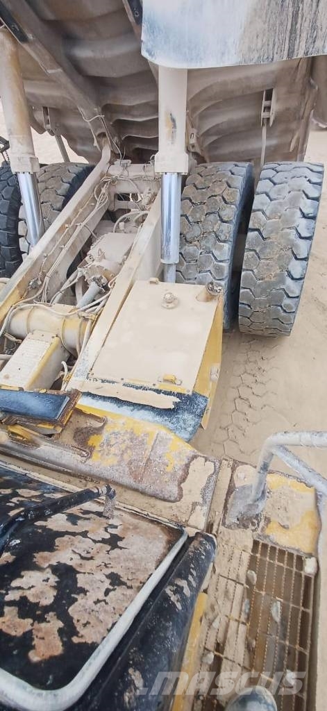 CAT 773 F Άκαμπτα Dumper με ανατρεπόμενο κάδο