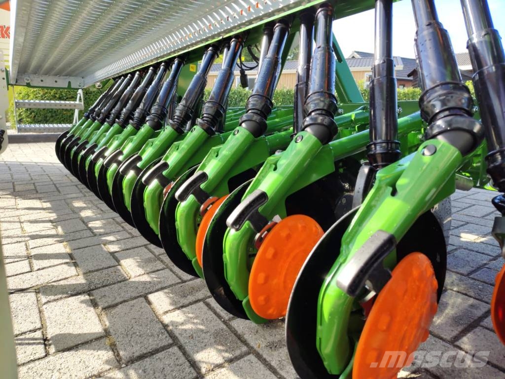 Amazone D9-3000 special مثاقيب