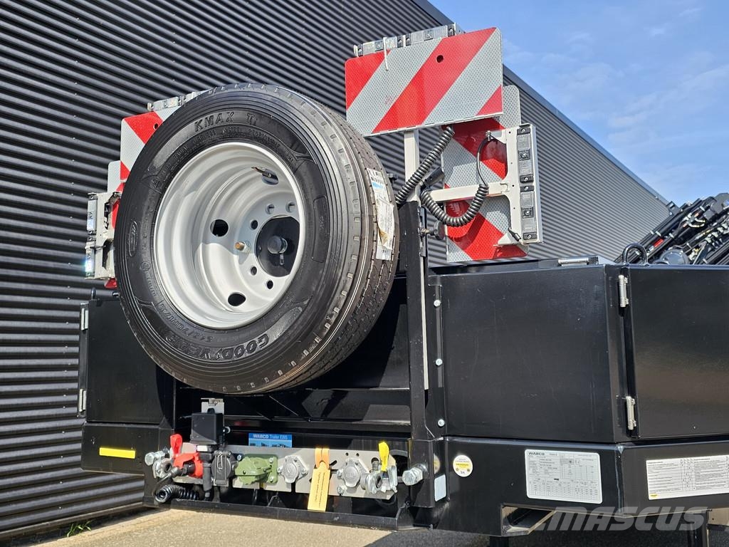 Broshuis 3ABSD / EXTENADABLE / HIAB 95 tm + JIB / ELECTRIC نصف مقطورة مسطحة منخفضة