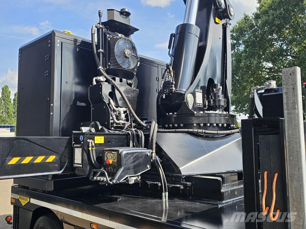 Broshuis 3ABSD / EXTENADABLE / HIAB 95 tm + JIB / ELECTRIC نصف مقطورة مسطحة منخفضة