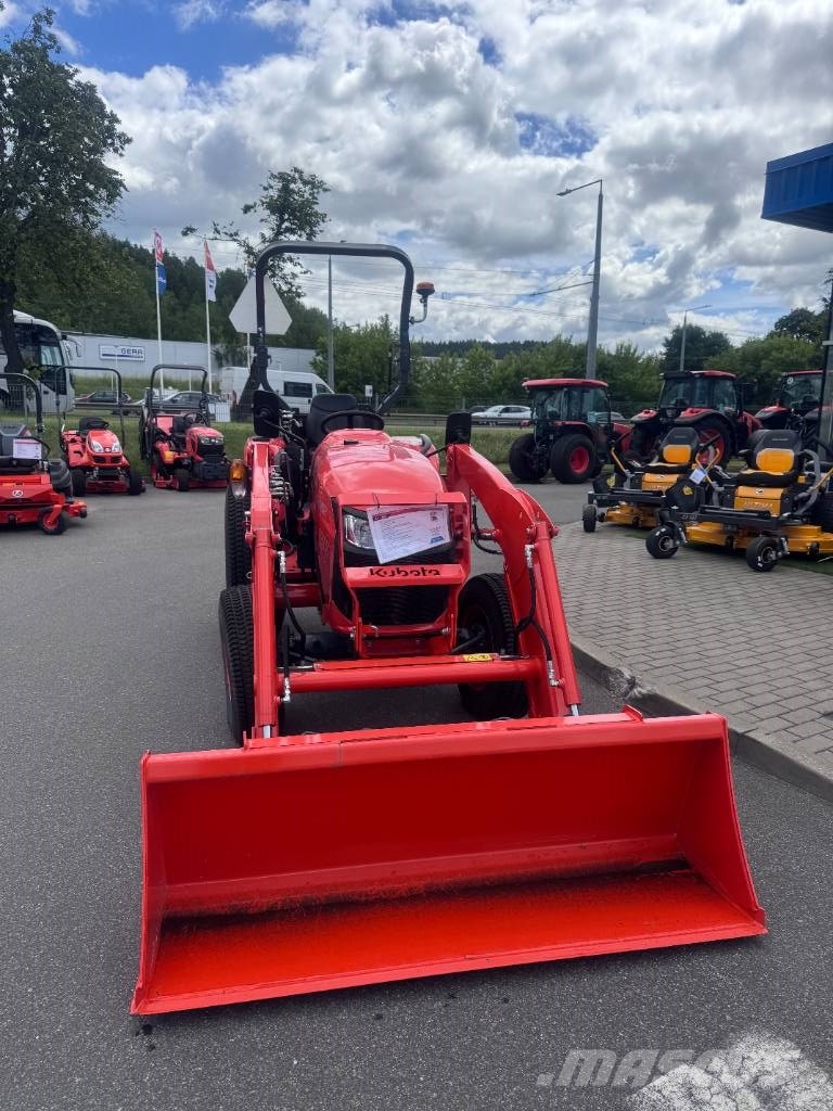 Kubota L1-382 HST الجرارات