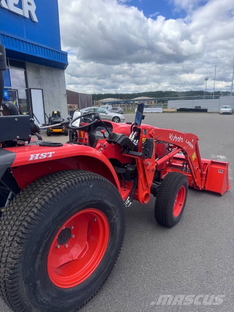 Kubota L1-382 HST الجرارات