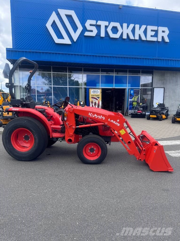 Kubota L1-382 HST الجرارات