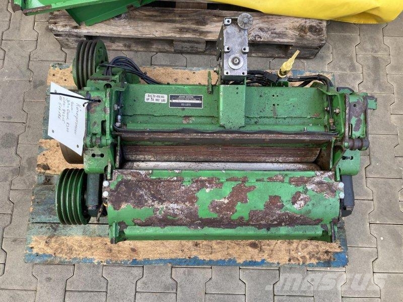 John Deere 8300i ProDrive Kombajni za stočnu hranu