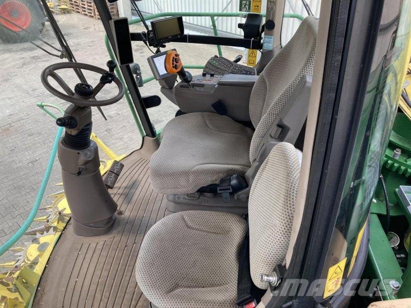 John Deere 8300i ProDrive Kombajni za stočnu hranu