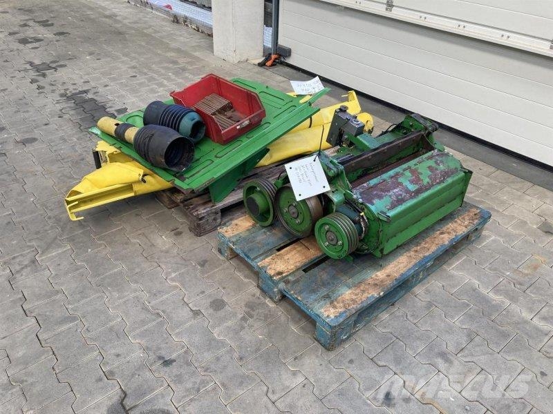 John Deere 8300i ProDrive Kombajni za stočnu hranu