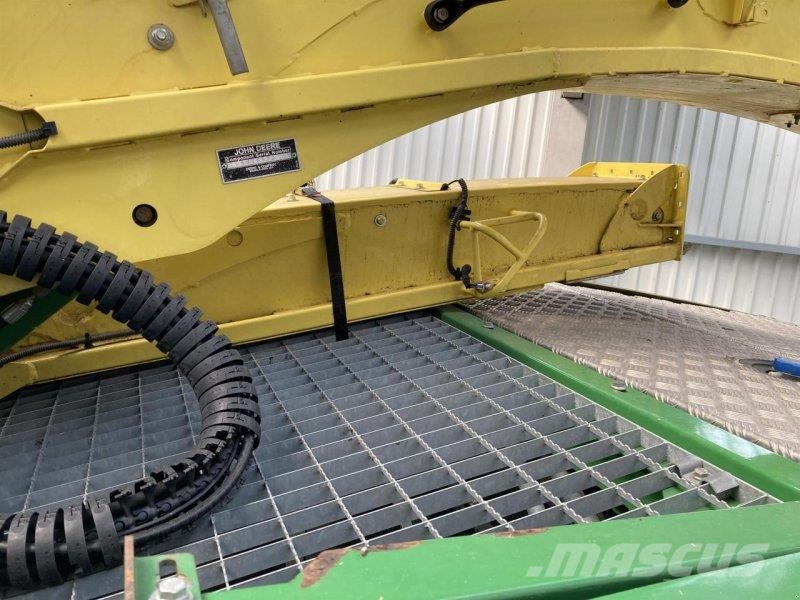 John Deere 8300i ProDrive Kombajni za stočnu hranu