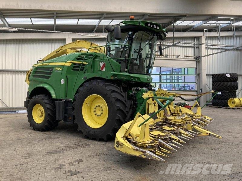 John Deere 8300i ProDrive Kombajni za stočnu hranu