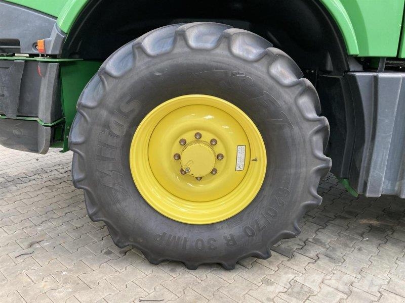 John Deere 8300i ProDrive Kombajni za stočnu hranu