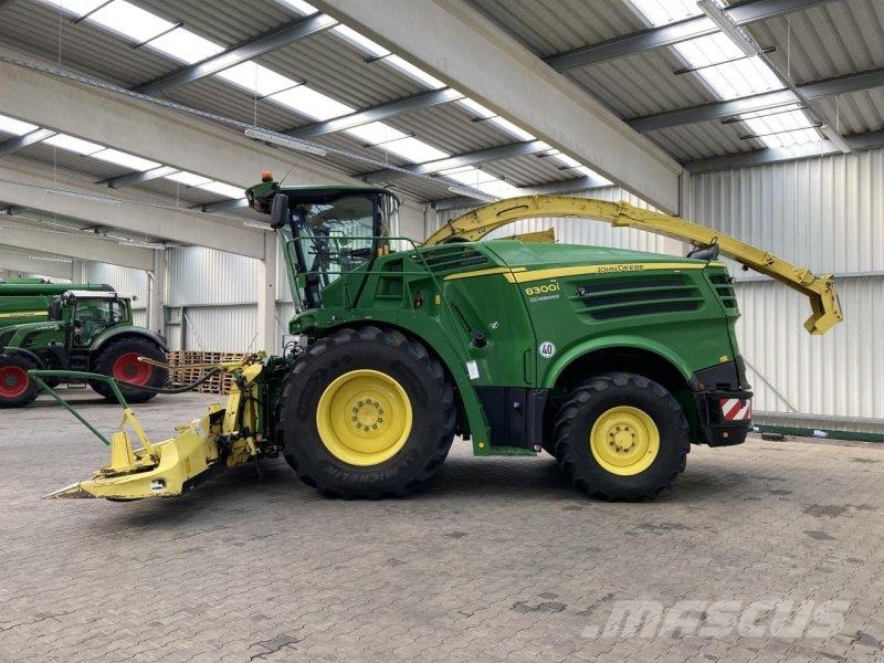 John Deere 8300i ProDrive Kombajni za stočnu hranu