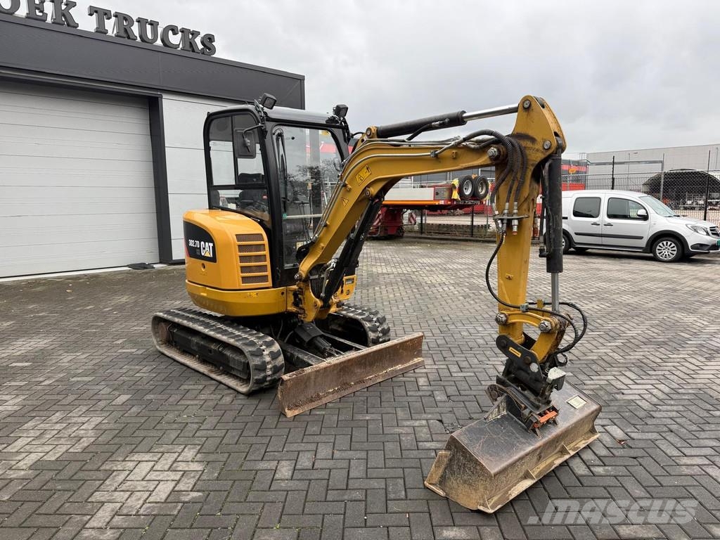 CAT 302.7 Powertilt | 1331 Hours | Year: 2019 | 3x buc 小型挖土機/掘鑿機<7t(小型挖掘機)