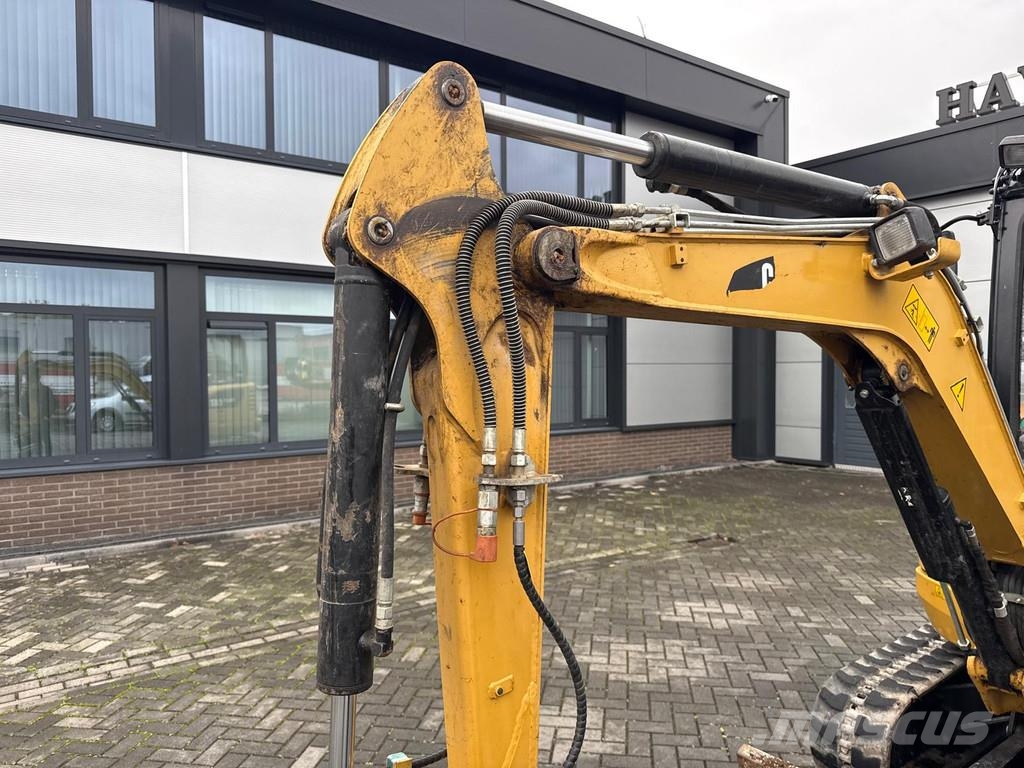 CAT 302.7 Powertilt | 1331 Hours | Year: 2019 | 3x buc 小型挖土機/掘鑿機<7t(小型挖掘機)